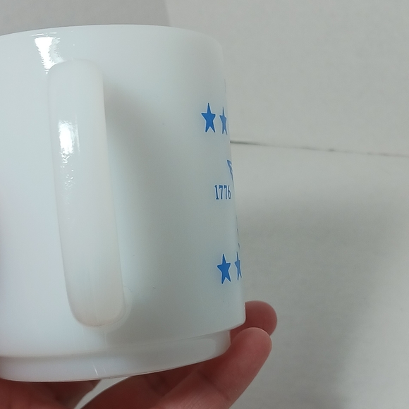 Vintage Milk Glass Bicentennial Coffee Mug USA 1776 1976 Glasbake America - Picture 6 of 7
